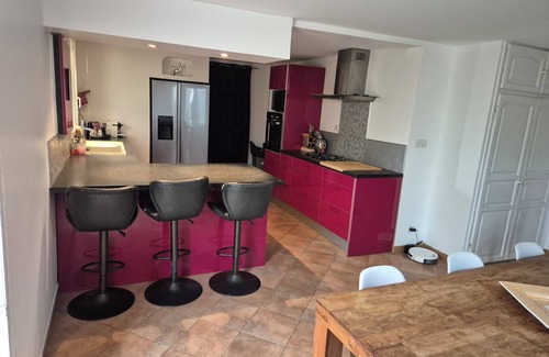 Gallargues-le-Montueux Villa | NEW- cosy family home