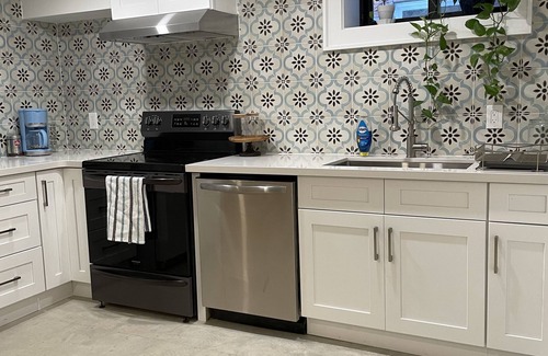 Bickford Park Apartment | New Cozy and Beautiful Apartment