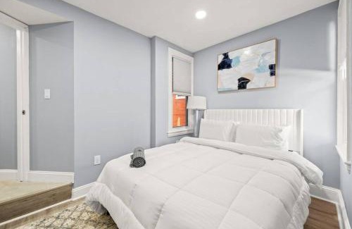 Gayborhood Apartment | New! Cozy Apt in Center City!