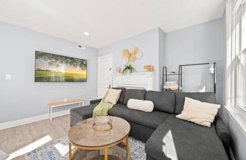 Gayborhood Apartment | New! Cozy Apt in Center City!