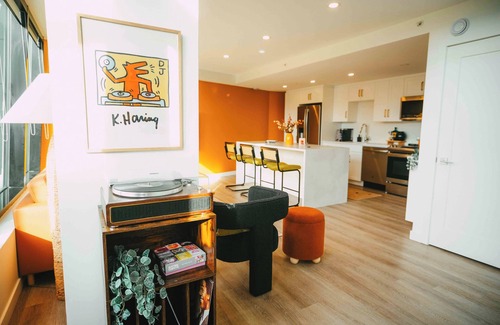 Downtown Halifax Bed & Breakfast | *NEW* Cozy Downtown Halifax Loft *Free Parking*