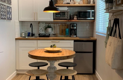 Point Loma House | New cozy studio, 2 queen beds, kitchen, walk to water!