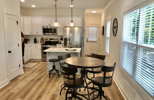 Greenville House | New Cozy Townhome Steps to Downtown Greenville