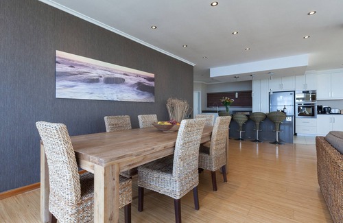Mouille Point Apartment | New Cumberland 501 by CTHA