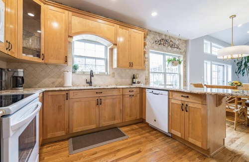Westhampton House | NEW DECK! Private 1 Acre Family Friendly Home - Heated Pool, Home Office & Gym