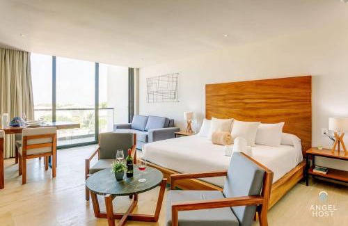Centro Apartment | NEW Downtown Stay with Oceanview Roof Pool and Gym plus Cafe