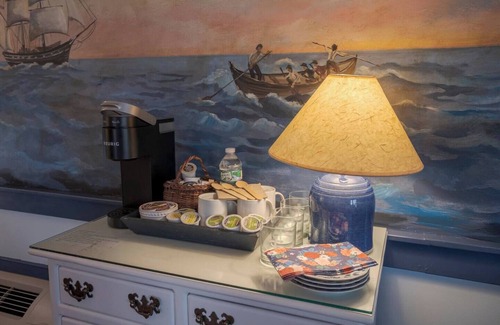 Stonington Apartment | New England Hospitality at the Carriage HousenMystic Vacation Rentals LLC