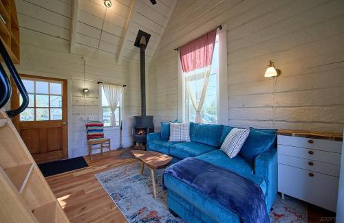 Joseph House | New Everything! Gorgeous Log Cabin in Downtown Joseph