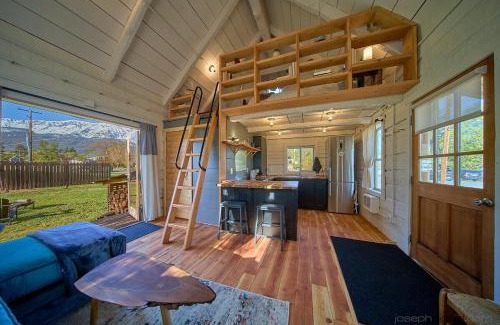 Joseph House | New Everything! Gorgeous Log Cabin in Downtown Joseph
