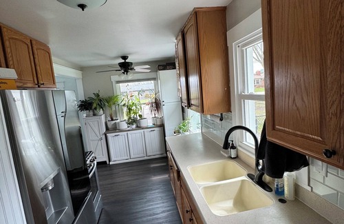 Harrison House | New & Fully Updated 2 & 2 Sleeps 6! With canal access to dock up to 70’ of boats