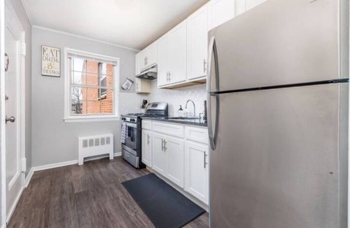 Newington Apartment | New Furnished Apt in West Hartford w/Parking and Central AC