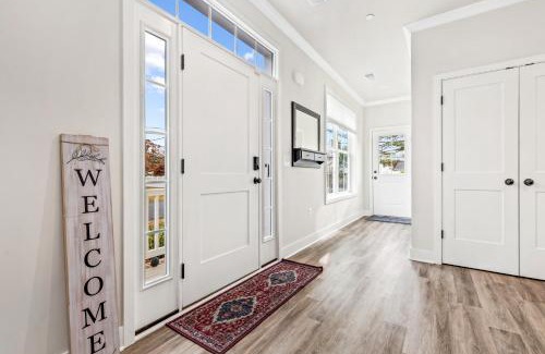 Edgewater House | New! Golden Anchor Retreat Lux Living!