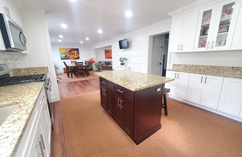Riverside House | NEW! GREENWICH PICASSO HOUSE/5 BDRS, CLOSE TO BEACH, TRAIN, NYC