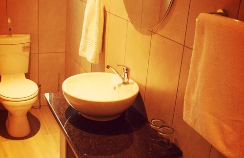 Newcastle House | New Haven Guest House
