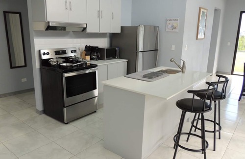 San Isidro de El General House | New Home with A/C | Wi-Fi | W&D | Smart TV | Full Kitchen | Pool | Free Parking