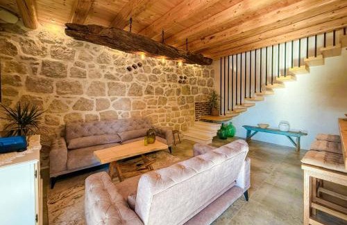 Blato House | NEW! Holiday Home Retro Stone House