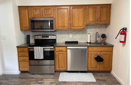 Osbornsville House | NEW Home Away From Home! Only 7 Min to Beach!