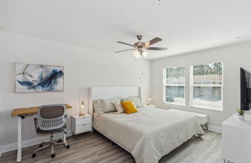 Florida Panhandle Apartment | New Home near UWF & PNS Beach!