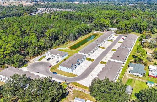 Florida Panhandle Apartment | New Home near UWF & PNS Beach!