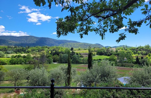 Malaucene House | New House : quiet, view, Mont Ventoux