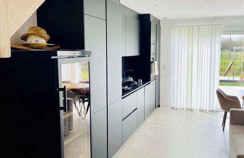 Eysines House | New house with 3 bedrooms, including a master suite, air conditioning, near tramway.