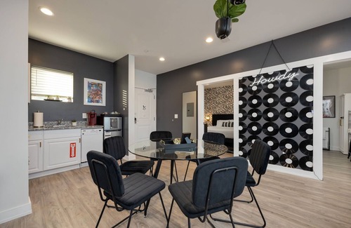 Five Points Condo | NEW King suite, Sleeps 14 in the heart of Nashville