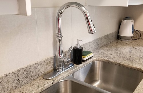 New Kingston Apartment | New Kingston Guest Apartment at Eight