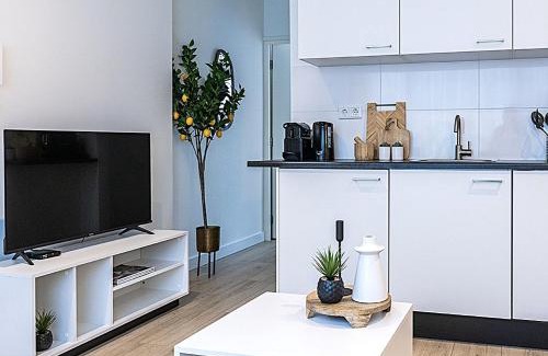Strijp Apartment | New Kitchen, Vibrant Home Close To Supermarket