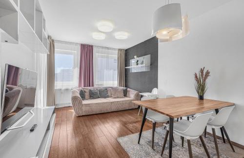 Prague 9 Apartment | New large apartment, Free Parking!