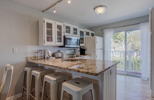 Heron Harbour Isle House | New Listing Fantastic 3BR 2.5BA Townhouse with Pool