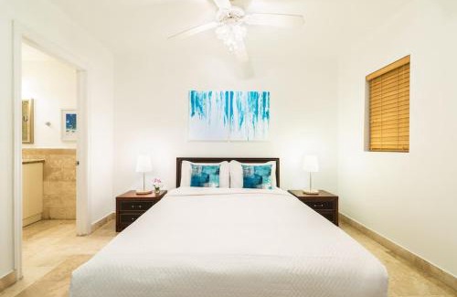 The Bight Apartment | New Listing La Vista Azul Spacious 1 Bedroom Condo