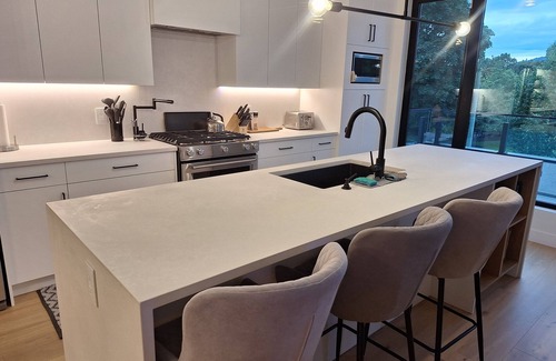 South Central House | NEW LISTING - Modern Luxury Townhome With Huge Rooftop Patio - Perfect Location!