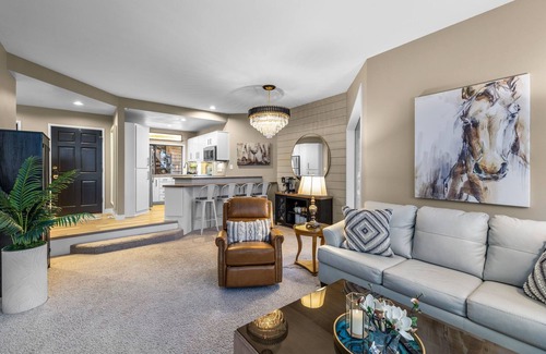 Century West Condo | New Listing! Mt. Bachelor Village Condo ~ Views