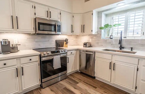 Continental Foothills Cottage | New Listing! Stylish 4 Bdrm W/pool and Game Room