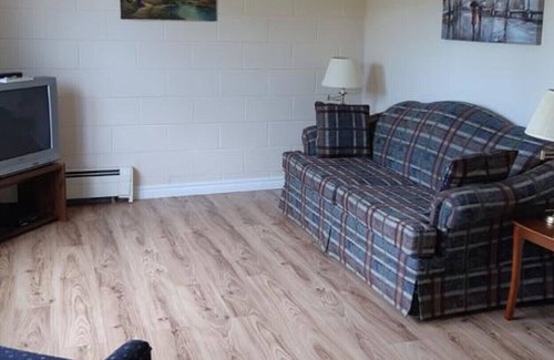 New London Hotel | New London Bay Motel - One-Bedroom Apartment #6