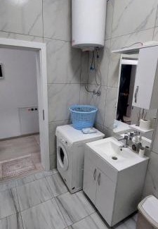Ferizaj Apartment | New Luxury 1st Story with balcony - 3 rooms 1 bathroom kitchen tv-wifi -city