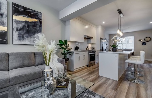 Langley House | New Luxury 3br/3ba Townhome +Office +Gym +Patios!