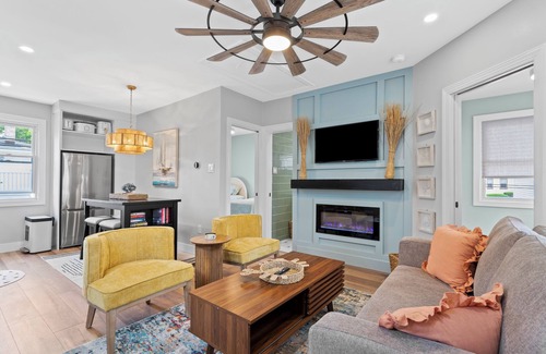North End Condo | New! Luxury Coastal Cottage 2BR Retreat. Walk to beach and Boardwalk