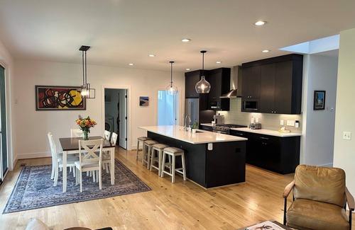 Belmont House | New Luxury Modern Farmhouse, Downtown C'Ville