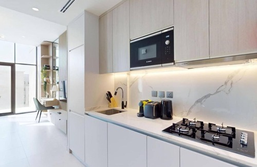 Discovery Gardens Apartment | New Luxury Studio near Marina-4min walk from Metro