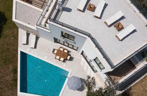 Skrip Villa | New Luxury Villa Soleia Skrip - Private Pool, Brač