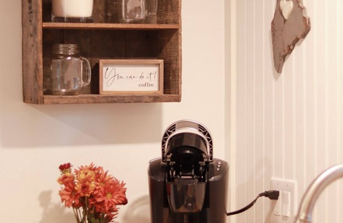 Hampden Cottage | NEW MaineStay Cottage #3 Full Kitchen + Fireplace in Hampden/Bangor