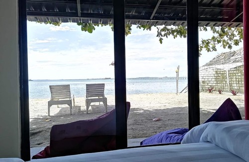 Telukbakau Bed & Breakfast | New Marjoly Beach & Resort
