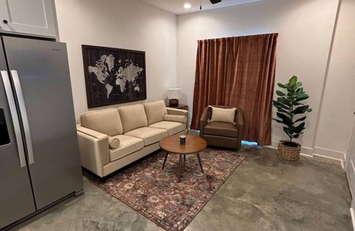 Lafayette House | NEW-Marsh House-King Bed-Fast WiFi-Nespresso-Cozy