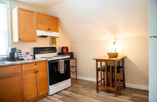 Milford Apartment | NEW - Mins to Manchester/Nashua - Queen Bed - Pet Friendly - Near Trails - Mtns
