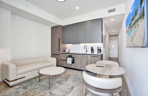 North Beach Condo | NEW Modern 1BR Condo in Prime Miami Beach Location
