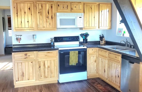 Strawberry Cabin | NEW* Modern A-Frame with Majestic Sunset Views