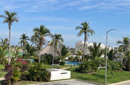 Boulevard Barra Vieja House | New Modern Acapulco Diamante House Getaway with Pool View and Beach Club