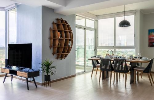 Tumba Vieja Apartment | New Modern City View Apartment - PH Quartier Del Mar