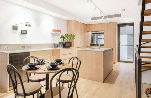 Toorak House | New Modern Design 3B2B House+Parking near Toorak 2